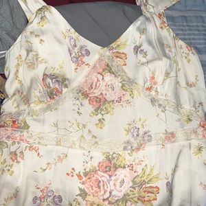 LC detailed bodus floral midi dress